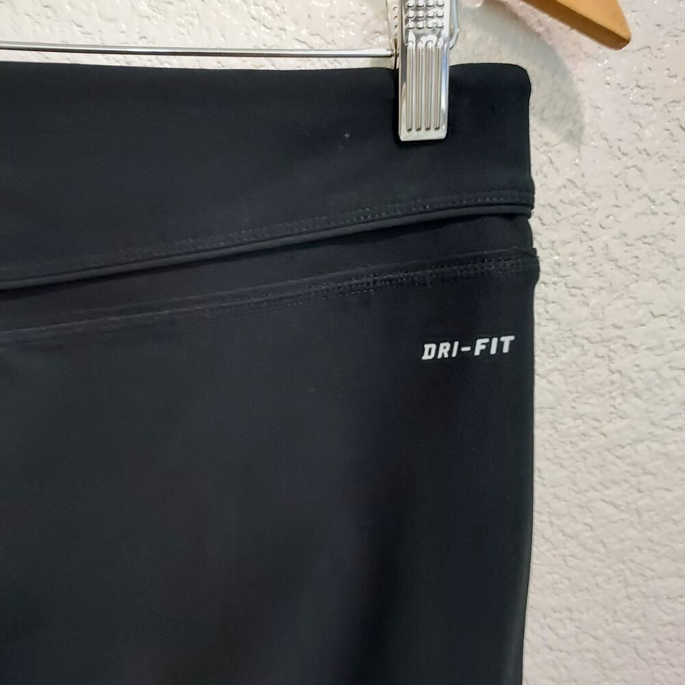 Nike Dri-Fit Black Capri Athletic Leggings Size M - Picture 7 of 11